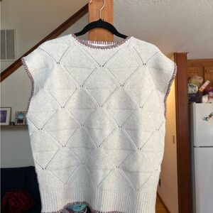 Cream Diamond Knit Sleeveless Sweater with Mauve Trim